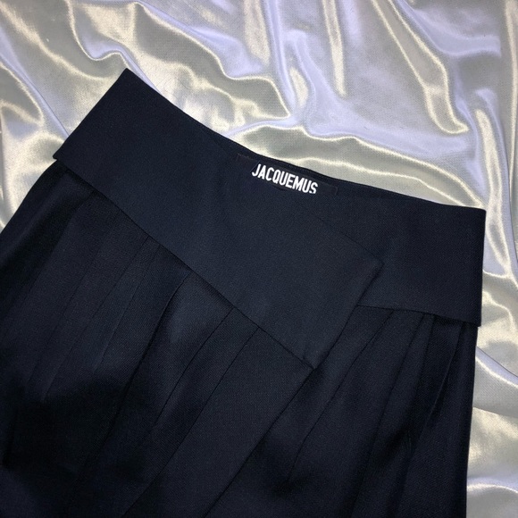 JACQUEMUS FW’17 Collection Skirt - Picture 3 of 8